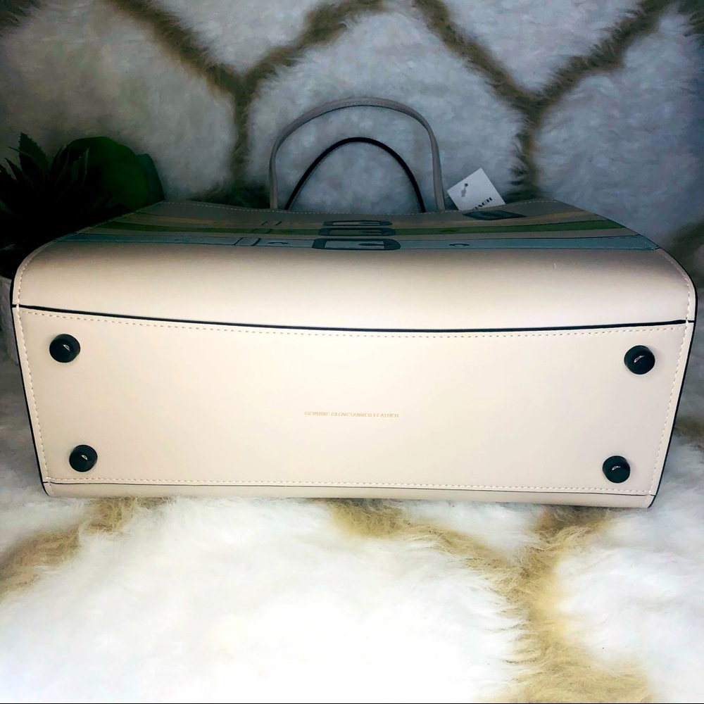 Rare Coach Cashin C9724 Carry 32 Trompe L’oeil, Spring 2022 Runway Collection - Picture 15 of 16